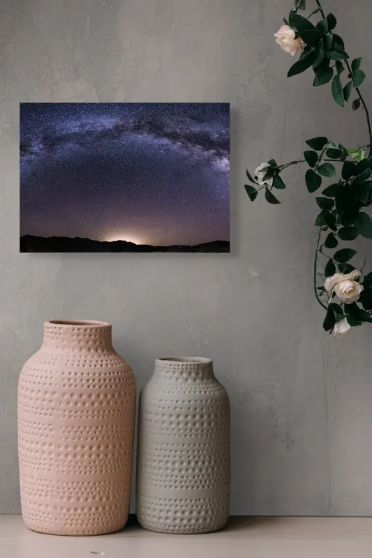 Tablou Canvas, "Calea Lactee deasupra orizontului nocturn", Stele, Galaxie, Cale, Lactee, Cer, Înstelat, Noapte, Infinit, Lumină, Arc, Univers, Mister, Splendoare, Viziune, Cosmică, 54 x 39 cm – poza 8