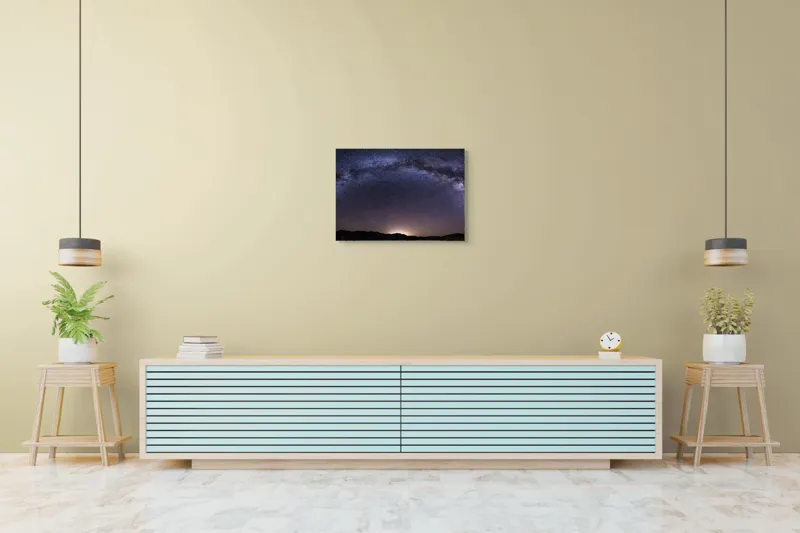 Tablou Canvas, "Calea Lactee deasupra orizontului nocturn", Stele, Galaxie, Cale, Lactee, Cer, Înstelat, Noapte, Infinit, Lumină, Arc, Univers, Mister, Splendoare, Viziune, Cosmică, 70 x 50 cm – poza 7