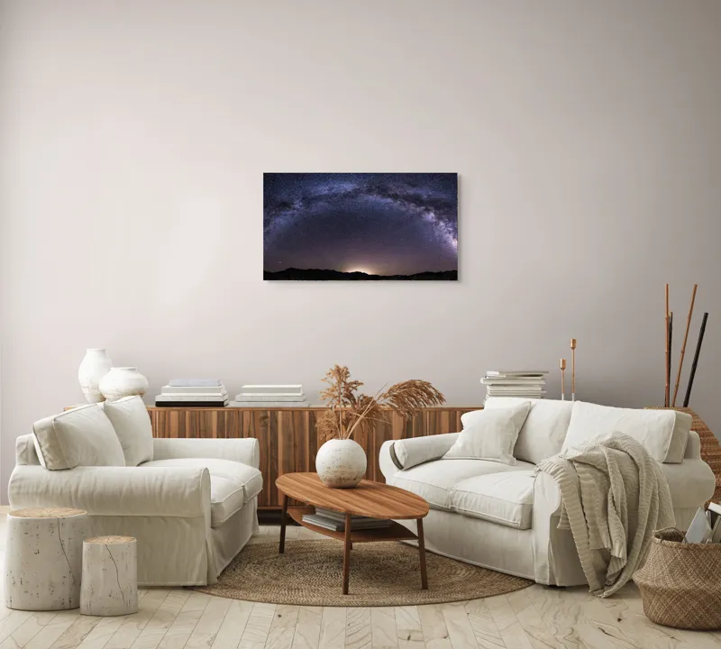 Tablou Canvas, "Calea Lactee deasupra orizontului nocturn", Stele, Galaxie, Cale, Lactee, Cer, Înstelat, Noapte, Infinit, Lumină, Arc, Univers, Mister, Splendoare, Viziune, Cosmică, 90 x 50 cm – poza 4