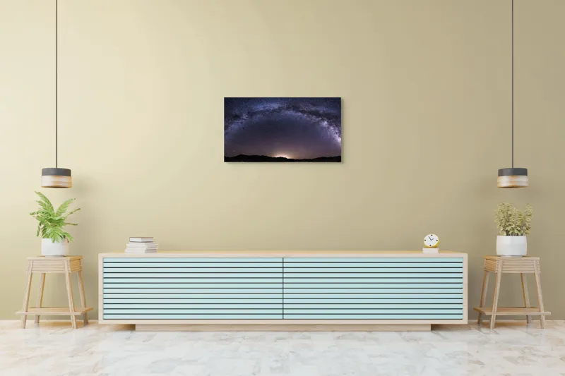 Tablou Canvas, "Calea Lactee deasupra orizontului nocturn", Stele, Galaxie, Cale, Lactee, Cer, Înstelat, Noapte, Infinit, Lumină, Arc, Univers, Mister, Splendoare, Viziune, Cosmică, 90 x 50 cm – poza 5
