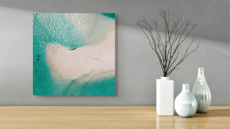 Tablou Canvas, "Insula viselor înconjurată de valuri turcoaz", Turcoaz, Nisip, Valuri, Linie De Coastă, Lumină, Textură, Natură, Serenitate, Ocean, Tranquilitate., 50 x 50 cm – poza 3