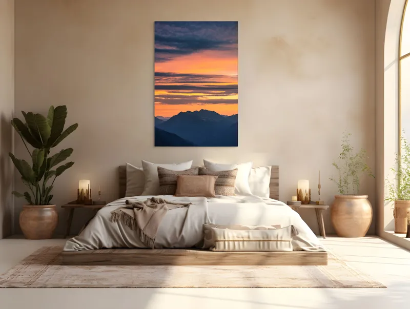 Tablou Canvas, "Apus vibrant peste munți liniștiți", Apus, Cer, Nori, Munți, Siluete, Portocaliu, Violet, Calm, Peisaj, Linie, Orizont, 100 x 150 cm – poza 3