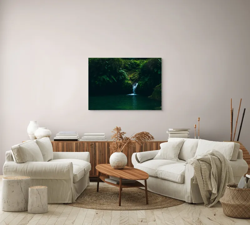Tablou Canvas, "Cascadă ascunsă în pădurile verzi", Cascadă, Vegetație, Apă, Stâncă, Pădure, 100 x 70 cm – poza 3
