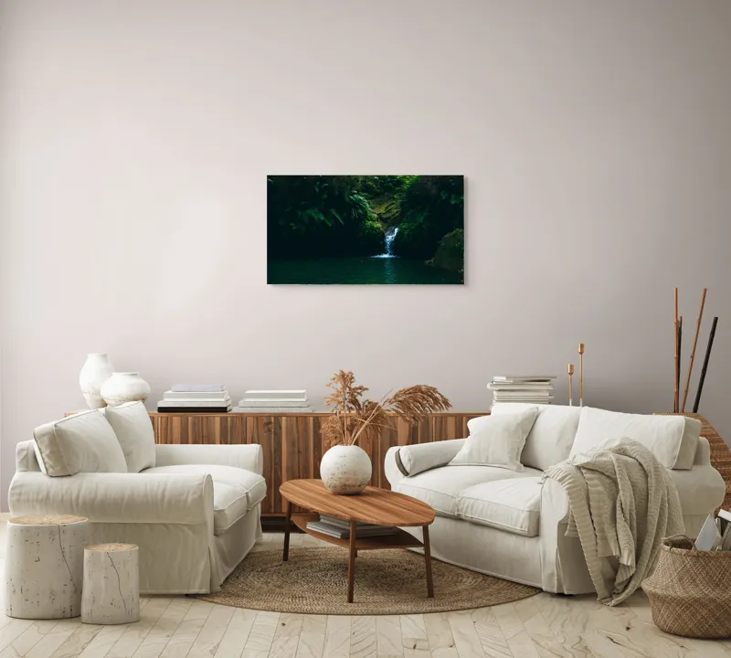 Tablou Canvas, "Cascadă ascunsă în pădurile verzi", Cascadă, Vegetație, Apă, Stâncă, Pădure, 90 x 50 cm – poza 4