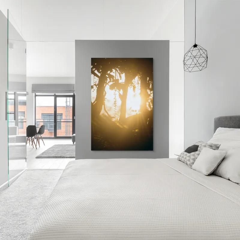 Tablou Canvas, "Lumina soarelui printre crenguțe verzi", Lumină, Siluete, Mister, Natură, Răsfirare, Contrast, Frunziș, 100 x 150 cm – poza 5