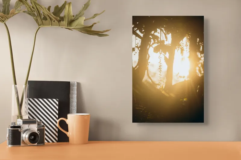 Tablou Canvas, "Lumina soarelui printre crenguțe verzi", Lumină, Siluete, Mister, Natură, Răsfirare, Contrast, Frunziș, 26 x 39 cm – poza 3