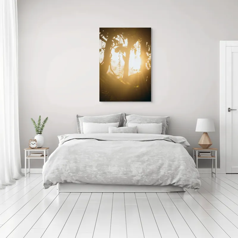 Tablou Canvas, "Lumina soarelui printre crenguțe verzi", Lumină, Siluete, Mister, Natură, Răsfirare, Contrast, Frunziș, 70 x 100 cm – poza 3