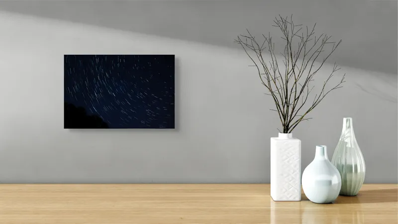 Tablou Canvas, "Cerul nopții în mișcare continuă", Stele, Cer, Noapte, Mișcare, Lumină, Pădure, Liniște, Mister, Univers, Infinit., 39 x 26 cm – poza 8