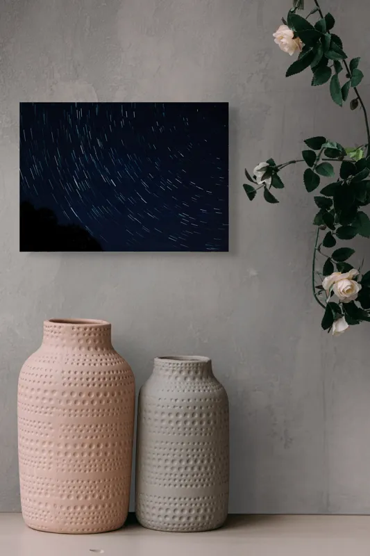 Tablou Canvas, "Cerul nopții în mișcare continuă", Stele, Cer, Noapte, Mișcare, Lumină, Pădure, Liniște, Mister, Univers, Infinit., 54 x 39 cm – poza 8