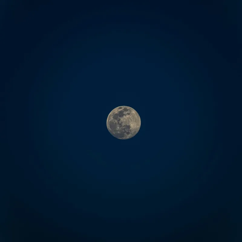 Tablou Canvas, "Luna strălucitoare pe cerul nopții", Lună, Cer, Noapte, Lumină, Mister, Serenitate, Univers, Pacea, 50 x 50 cm – poza 2
