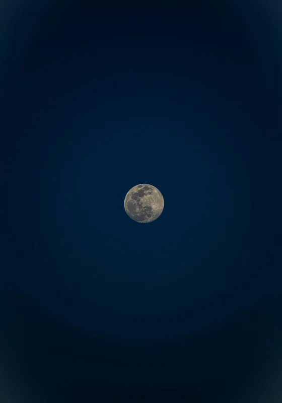 Tablou Canvas, "Luna strălucitoare pe cerul nopții", Lună, Cer, Noapte, Lumină, Mister, Serenitate, Univers, Pacea, 70 x 100 cm – poza 2