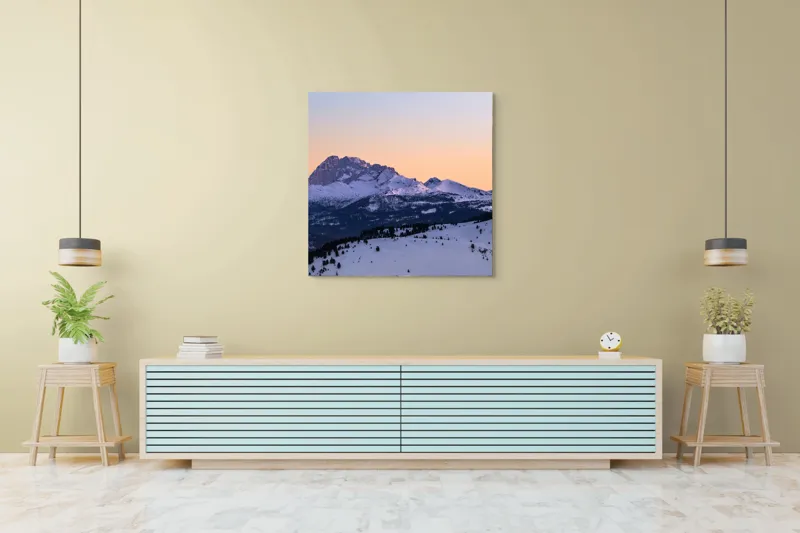 Tablou Canvas, "Răsărit peste munții înzăpeziți ai iernii", Munte, Zăpadă, Apus, Cer, Pădure, Liniște, Peisaj, Frumusețe, Natură, 100 x 100 cm – poza 5