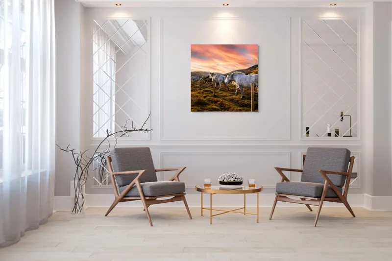 Tablou Canvas, "Cai în amurg pe dealuri sub cerceaf de apus", Calm, Peisaj, Căi, Asfințit, Cer, Munți, Gard, Paradis, Pășune, Frumusețe, 100 x 100 cm – poza 7