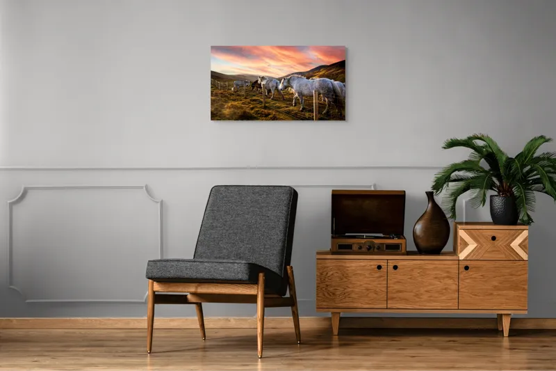 Tablou Canvas, "Cai în amurg pe dealuri sub cerceaf de apus", Calm, Peisaj, Căi, Asfințit, Cer, Munți, Gard, Paradis, Pășune, Frumusețe, 90 x 50 cm – poza 6