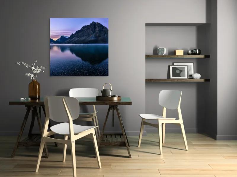 Tablou Canvas, "Reflexia munților în apa limpede", Serenitate, Reflecție, Munți, Apus, Liniște, Natură, 100 x 100 cm – poza 6