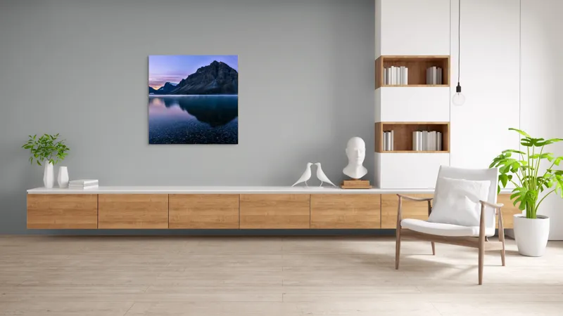 Tablou Canvas, "Reflexia munților în apa limpede", Serenitate, Reflecție, Munți, Apus, Liniște, Natură, 100 x 100 cm – poza 8