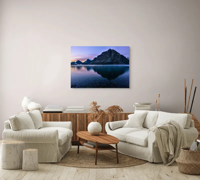 Tablou Canvas, "Reflexia munților în apa limpede", Serenitate, Reflecție, Munți, Apus, Liniște, Natură, 100 x 70 cm – poza 3