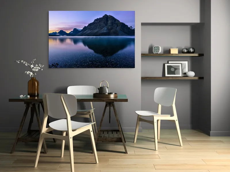 Tablou Canvas, "Reflexia munților în apa limpede", Serenitate, Reflecție, Munți, Apus, Liniște, Natură, 150 x 100 cm – poza 5