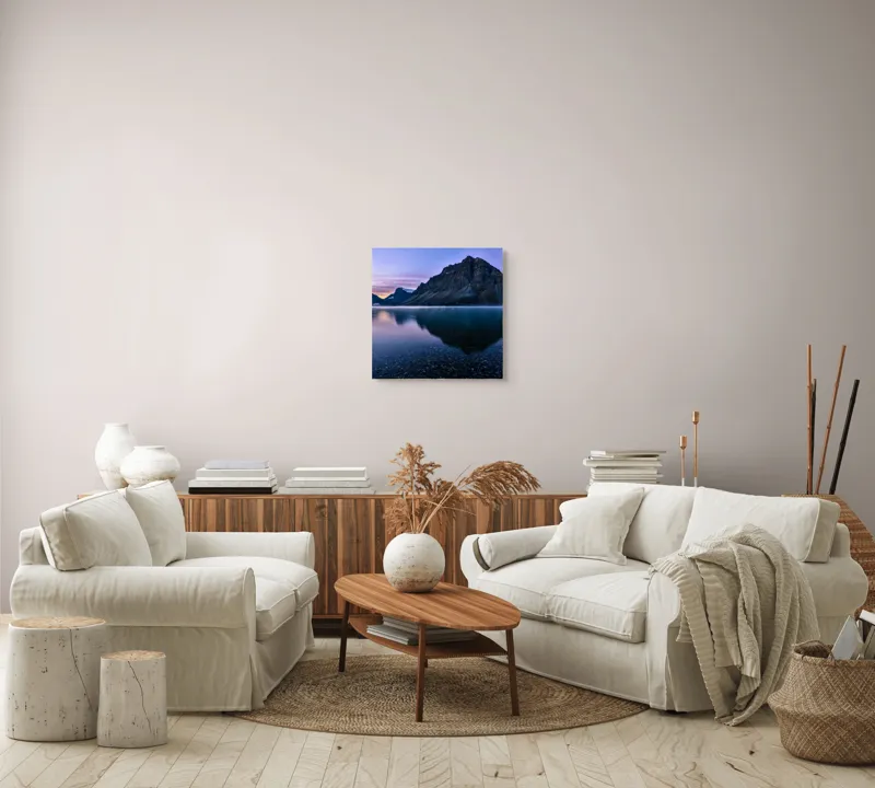Tablou Canvas, "Reflexia munților în apa limpede", Serenitate, Reflecție, Munți, Apus, Liniște, Natură, 50 x 50 cm – poza 7