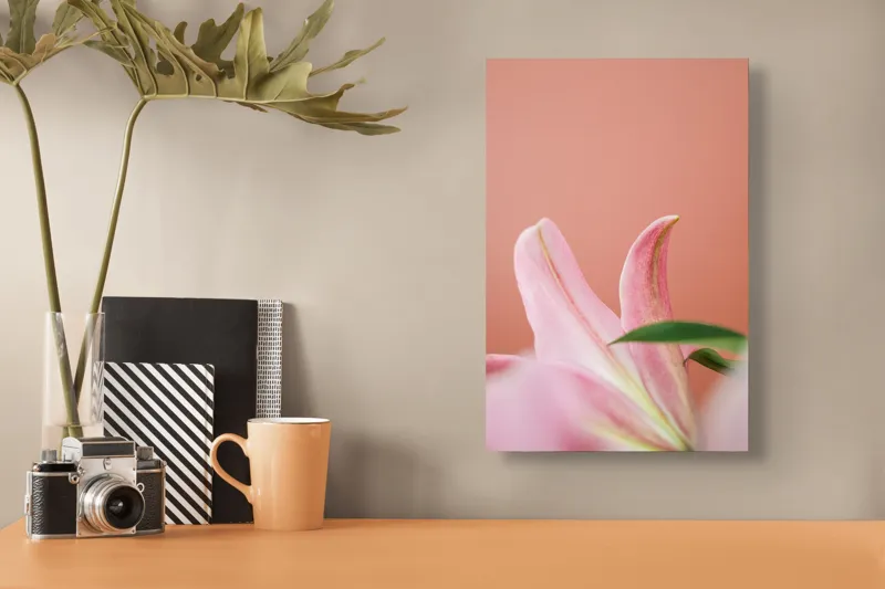 Tablou Canvas, "Flori roz în lumina dimineții", Floral, Delicat, Roz, Frunze, Blând, Simplu, Elegant, Pastel, Natural, Primăvară, 26 x 39 cm – poza 3