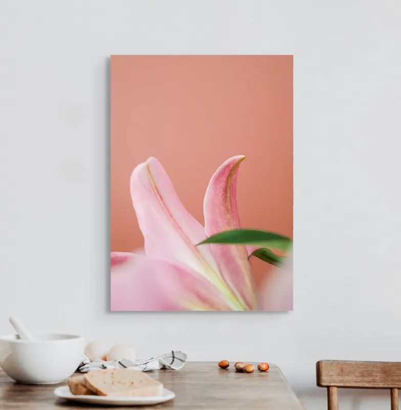 Tablou Canvas, "Flori roz în lumina dimineții", Floral, Delicat, Roz, Frunze, Blând, Simplu, Elegant, Pastel, Natural, Primăvară, 50 x 70 cm – poza 3