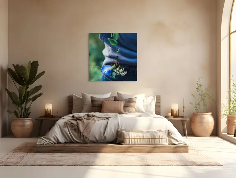 Tablou Canvas, "Floare albastră la brâu de blugi", Flori, Albastru, Blugi, Frunze, Natură, Eșarfă, Tandrețe, Casual, Verde, Detaliu, 100 x 100 cm – poza 4