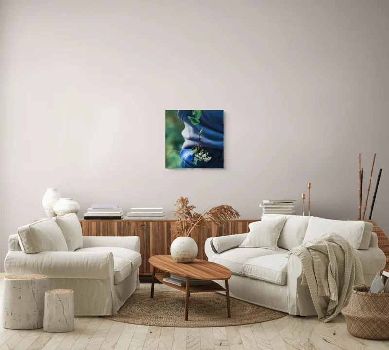 Tablou Canvas, "Floare albastră la brâu de blugi", Flori, Albastru, Blugi, Frunze, Natură, Eșarfă, Tandrețe, Casual, Verde, Detaliu, 50 x 50 cm – poza 7