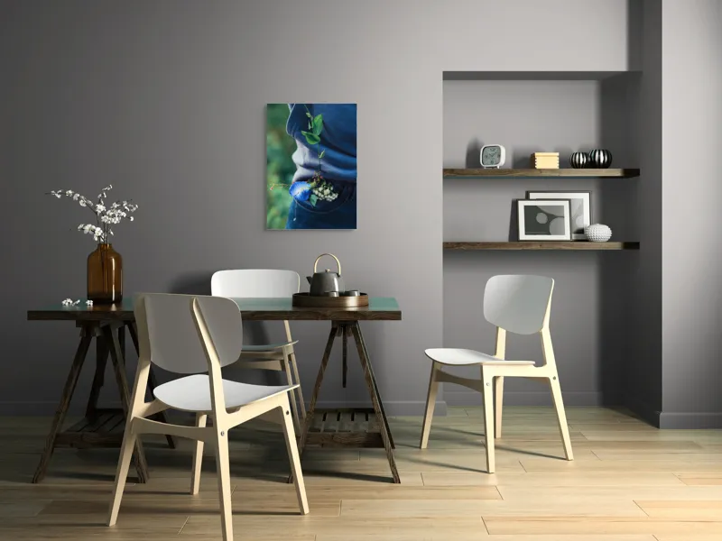 Tablou Canvas, "Floare albastră la brâu de blugi", Flori, Albastru, Blugi, Frunze, Natură, Eșarfă, Tandrețe, Casual, Verde, Detaliu, 50 x 70 cm – poza 5
