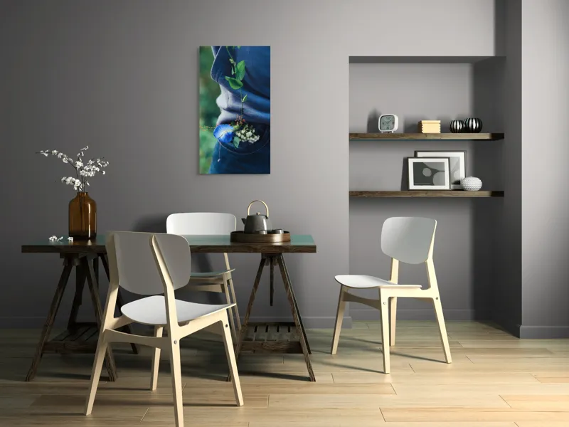 Tablou Canvas, "Floare albastră la brâu de blugi", Flori, Albastru, Blugi, Frunze, Natură, Eșarfă, Tandrețe, Casual, Verde, Detaliu, 50 x 90 cm – poza 4