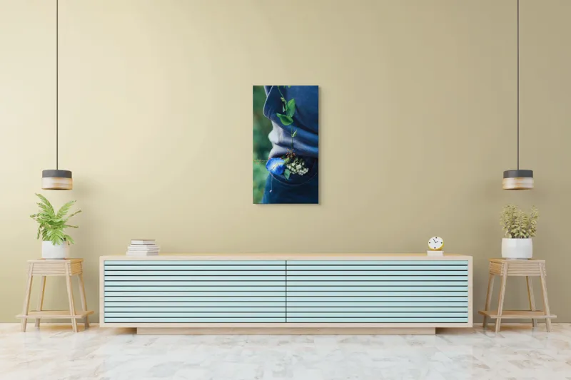 Tablou Canvas, "Floare albastră la brâu de blugi", Flori, Albastru, Blugi, Frunze, Natură, Eșarfă, Tandrețe, Casual, Verde, Detaliu, 50 x 90 cm – poza 6