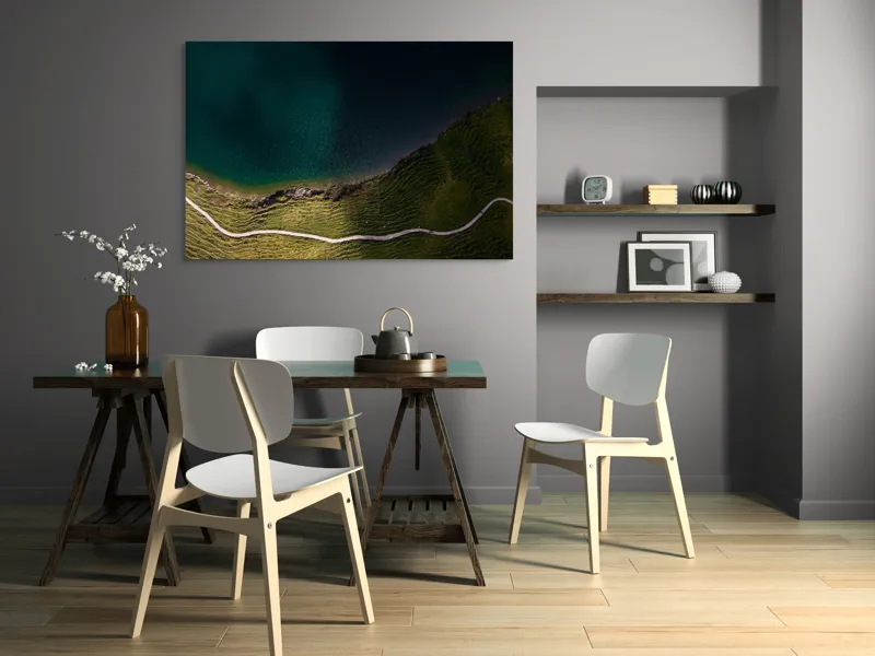 Tablou Canvas, "Drumul șerpuitor lângă lacul albastru", Peisaj, Contrast, Apă, Mal, Traseu, Verdeață, Natură, Linie, Perspectivă, Frumusețe, 150 x 100 cm – poza 5