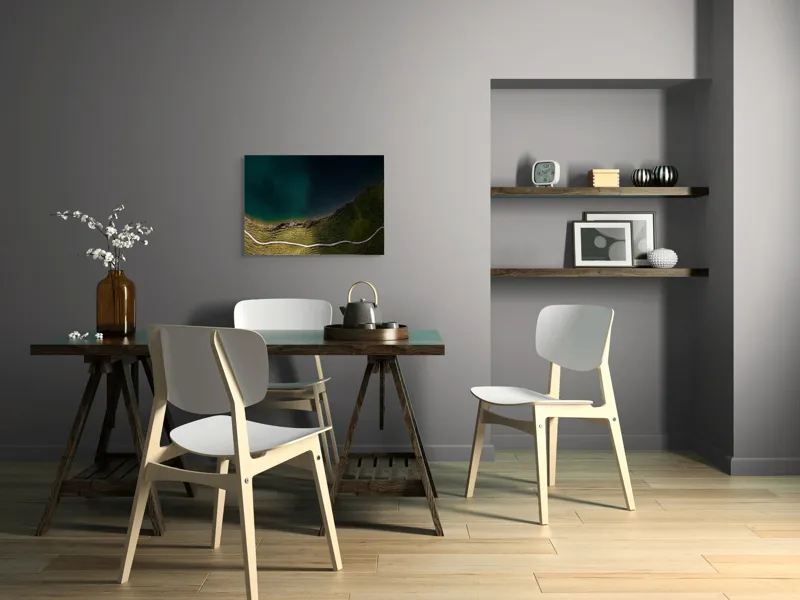 Tablou Canvas, "Drumul șerpuitor lângă lacul albastru", Peisaj, Contrast, Apă, Mal, Traseu, Verdeață, Natură, Linie, Perspectivă, Frumusețe, 70 x 50 cm – poza 5