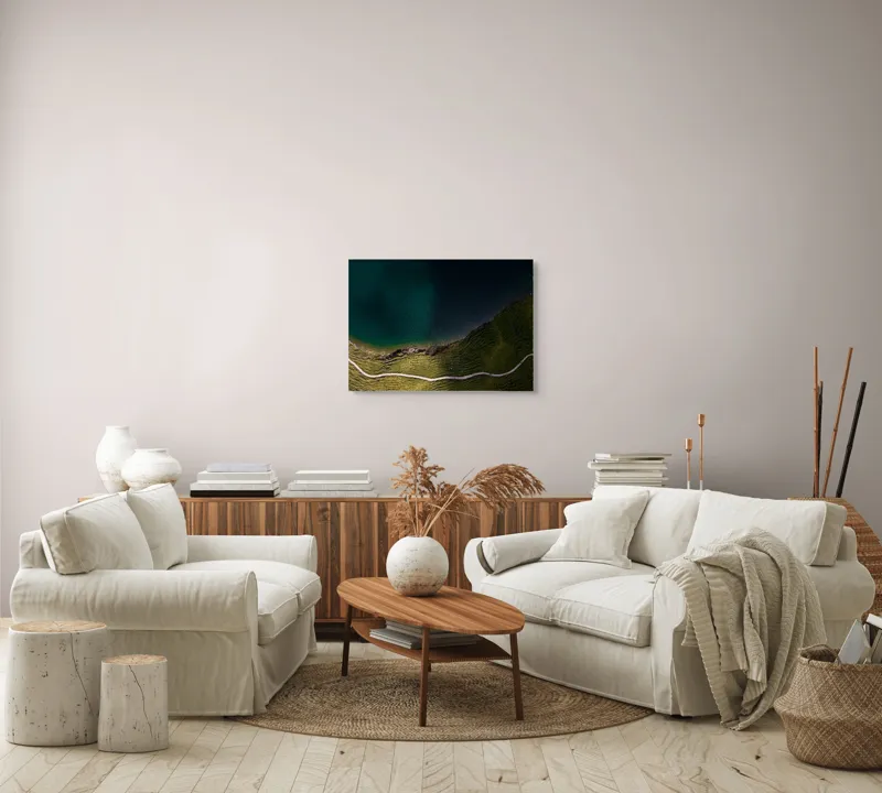 Tablou Canvas, "Drumul șerpuitor lângă lacul albastru", Peisaj, Contrast, Apă, Mal, Traseu, Verdeață, Natură, Linie, Perspectivă, Frumusețe, 70 x 50 cm – poza 6