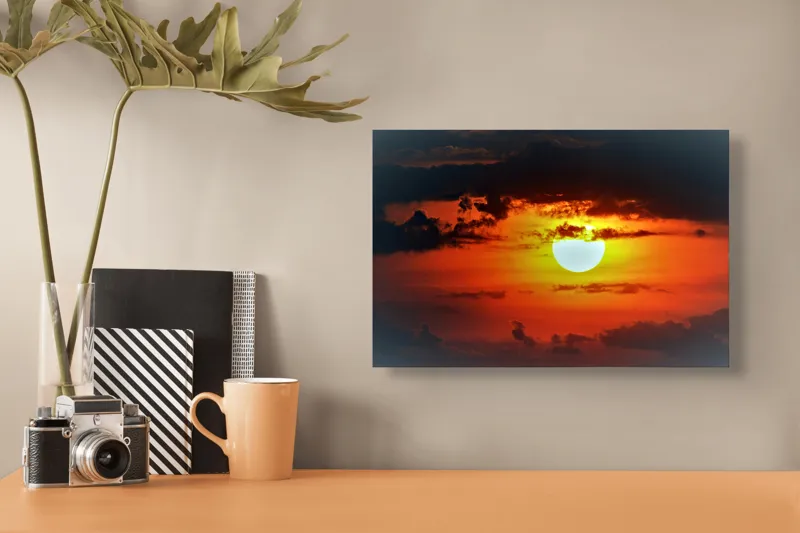 Tablou Canvas, "Soarele strălucitor la apusul înserării", Soare, Cer, Nori, Apus, Lumina, Culori, Seară, Strălucire, Pictural, Liniște, 39 x 26 cm – poza 3