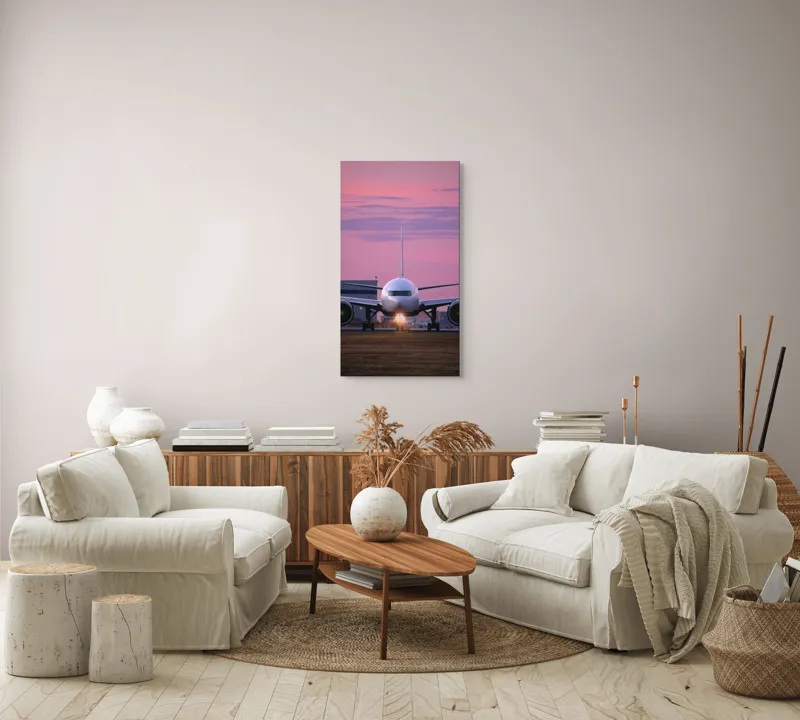 Tablou Canvas, "Avion pregătit de decolare la apus", Avion, Răsărit, Cer, Pista, Zbor, Călătorie, Aripi, Horizont, Nori, Lumini, 50 x 90 cm – poza 7