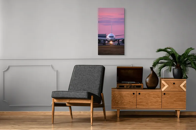Tablou Canvas, "Avion pregătit de decolare la apus", Avion, Răsărit, Cer, Pista, Zbor, Călătorie, Aripi, Horizont, Nori, Lumini, 50 x 90 cm – poza 8