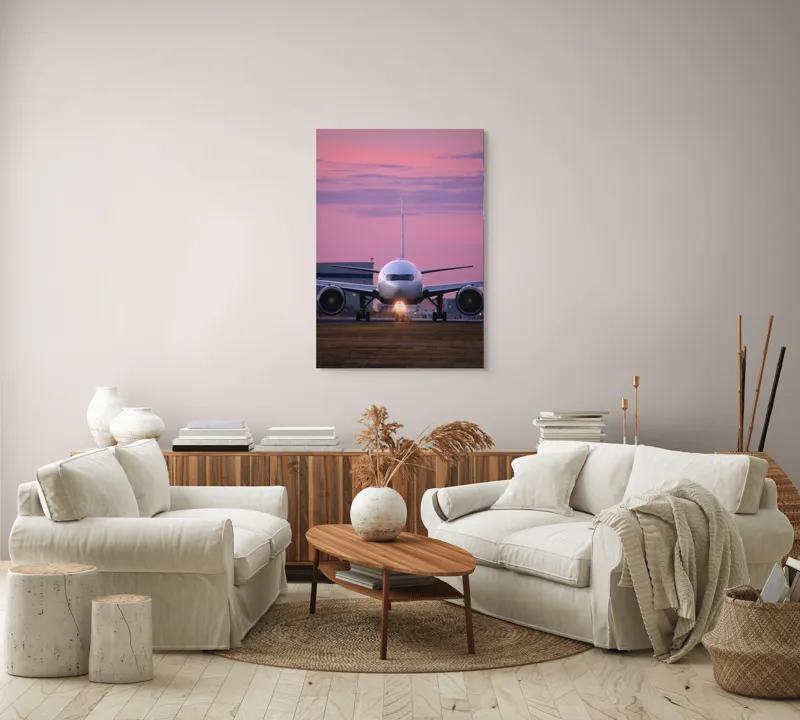 Tablou Canvas, "Avion pregătit de decolare la apus", Avion, Răsărit, Cer, Pista, Zbor, Călătorie, Aripi, Horizont, Nori, Lumini, 70 x 100 cm – poza 4