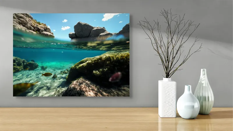 Tablou Canvas, "Lumea subacvatică îmbrațișată de soare", Stânci, Apă, Albastru, Pești, Corali, Cer, Nor, Lumină, 70 x 50 cm – poza 3
