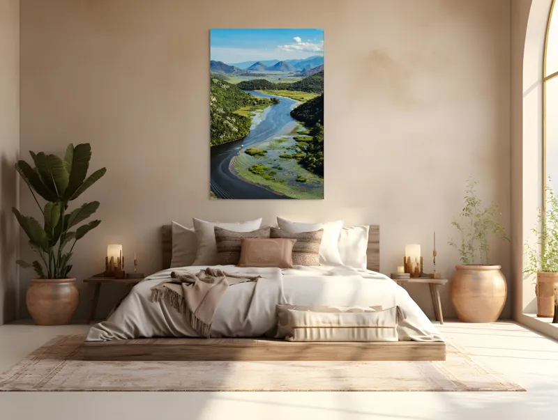 Tablou Canvas, "Vârtejul liniștit al râului verde", Peisaj, Râu, Munți, Vegetație, Cer, Natură, Albastru, Verde, Liniște, Tranquilitate, 100 x 150 cm – poza 3