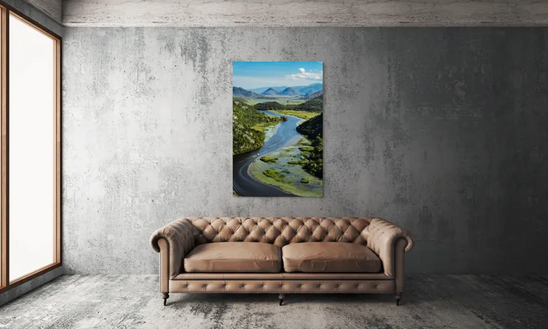 Tablou Canvas, "Vârtejul liniștit al râului verde", Peisaj, Râu, Munți, Vegetație, Cer, Natură, Albastru, Verde, Liniște, Tranquilitate, 100 x 150 cm – poza 6