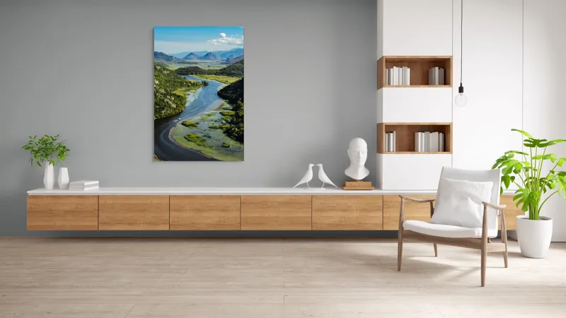 Tablou Canvas, "Vârtejul liniștit al râului verde", Peisaj, Râu, Munți, Vegetație, Cer, Natură, Albastru, Verde, Liniște, Tranquilitate, 100 x 150 cm – poza 8