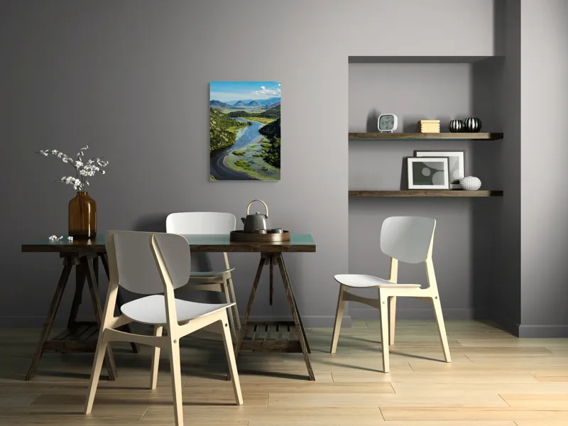 Tablou Canvas, "Vârtejul liniștit al râului verde", Peisaj, Râu, Munți, Vegetație, Cer, Natură, Albastru, Verde, Liniște, Tranquilitate, 50 x 70 cm – poza 5