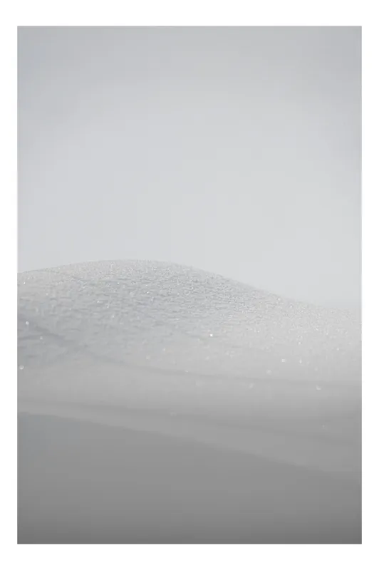 Tablou Canvas, "Zăpadă strălucitoare sub cer senin", Alb, Prafuit, Delicat, Silentios, Minimalist, 100 x 150 cm