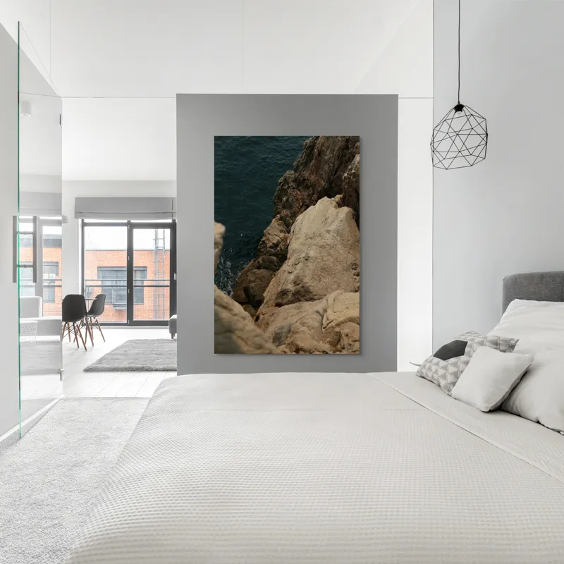 Tablou Canvas, "Pietrele șoptind în taină marii", Rocă, Mare, Valuri, Texturi, Natură, Stâncă, Apă, Sălbăticie., 100 x 150 cm – poza 5