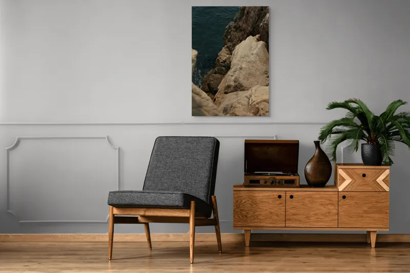 Tablou Canvas, "Pietrele șoptind în taină marii", Rocă, Mare, Valuri, Texturi, Natură, Stâncă, Apă, Sălbăticie., 70 x 100 cm – poza 6