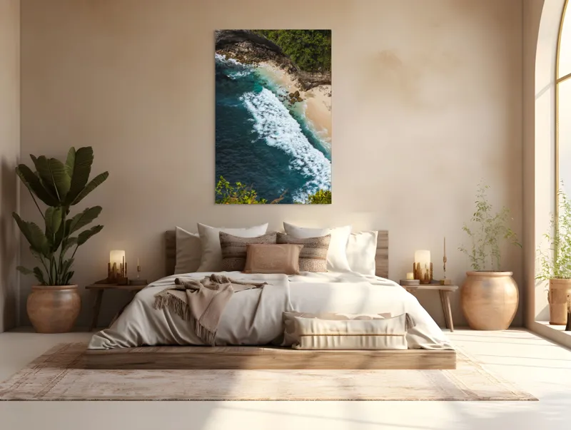 Tablou Canvas, "Valuri spumoase pe țărm stâncos", Ocean, Valuri, Plajă, Stânci, Vegetație, Albastru, Spumă, 100 x 150 cm – poza 3