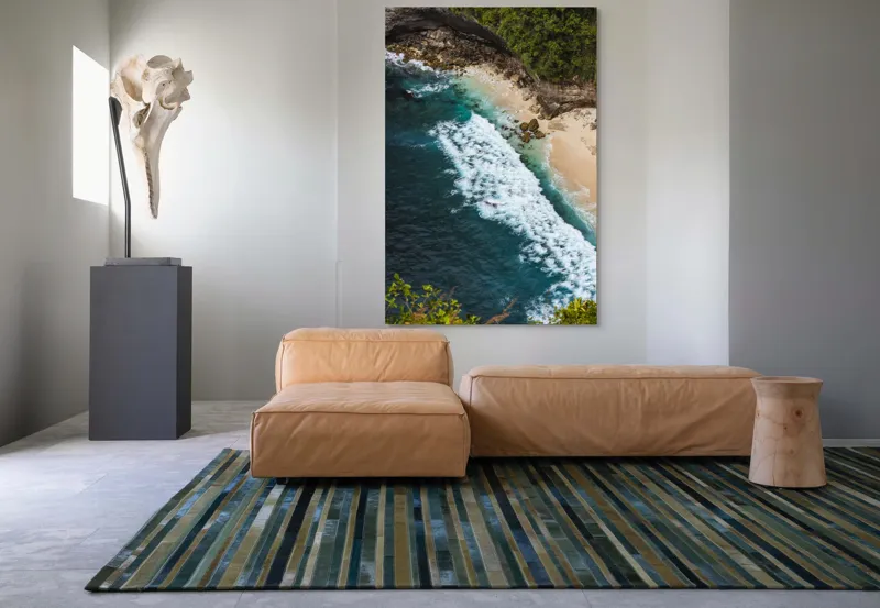 Tablou Canvas, "Valuri spumoase pe țărm stâncos", Ocean, Valuri, Plajă, Stânci, Vegetație, Albastru, Spumă, 100 x 150 cm – poza 7