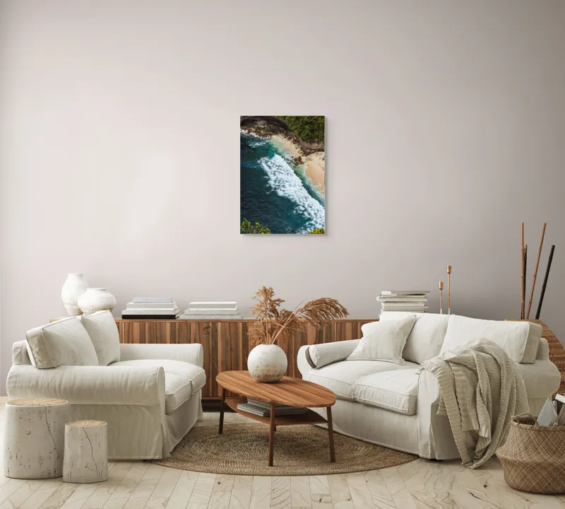 Tablou Canvas, "Valuri spumoase pe țărm stâncos", Ocean, Valuri, Plajă, Stânci, Vegetație, Albastru, Spumă, 50 x 70 cm – poza 4