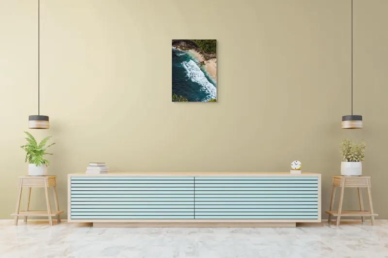 Tablou Canvas, "Valuri spumoase pe țărm stâncos", Ocean, Valuri, Plajă, Stânci, Vegetație, Albastru, Spumă, 50 x 70 cm – poza 6