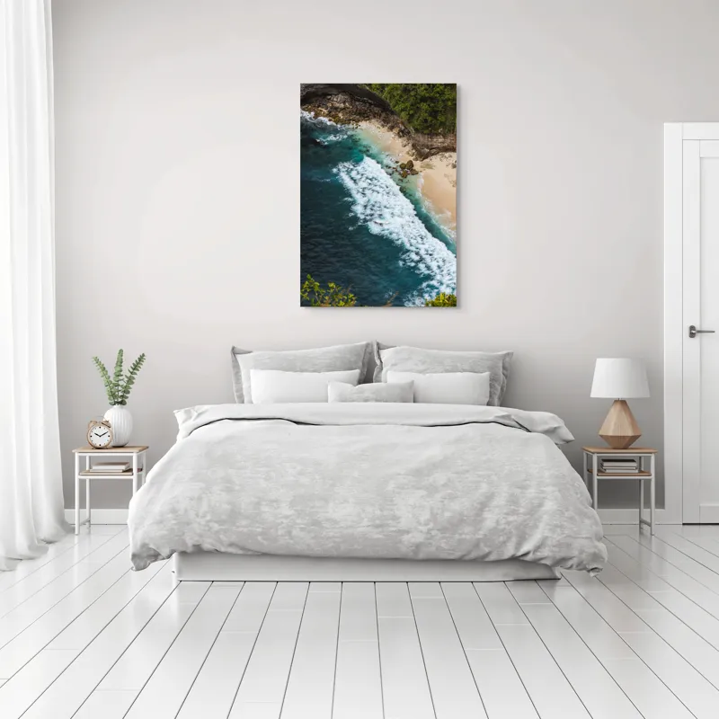 Tablou Canvas, "Valuri spumoase pe țărm stâncos", Ocean, Valuri, Plajă, Stânci, Vegetație, Albastru, Spumă, 70 x 100 cm – poza 3